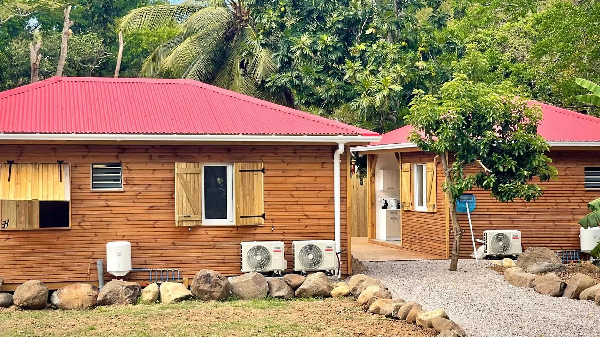 Bungalow Cosy A Deshaies Avec Piscine 0*,  과달루프